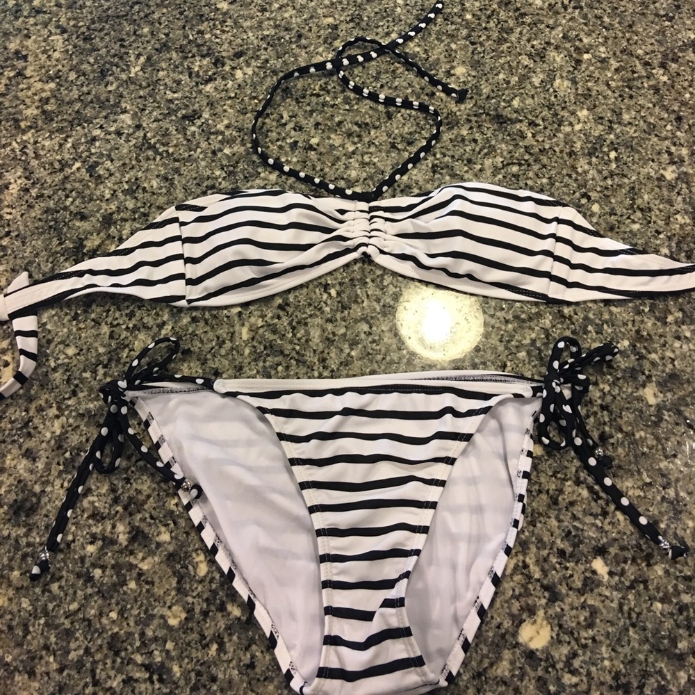 Women's Plunge black & white bikini