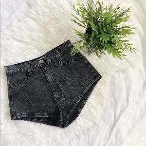MAKE AN OFFER! 🎉High waisted shorts