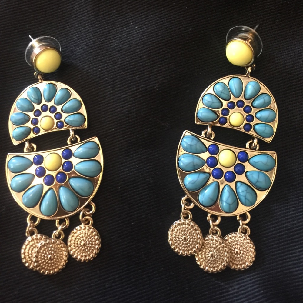 Beautiful baublebar earrings