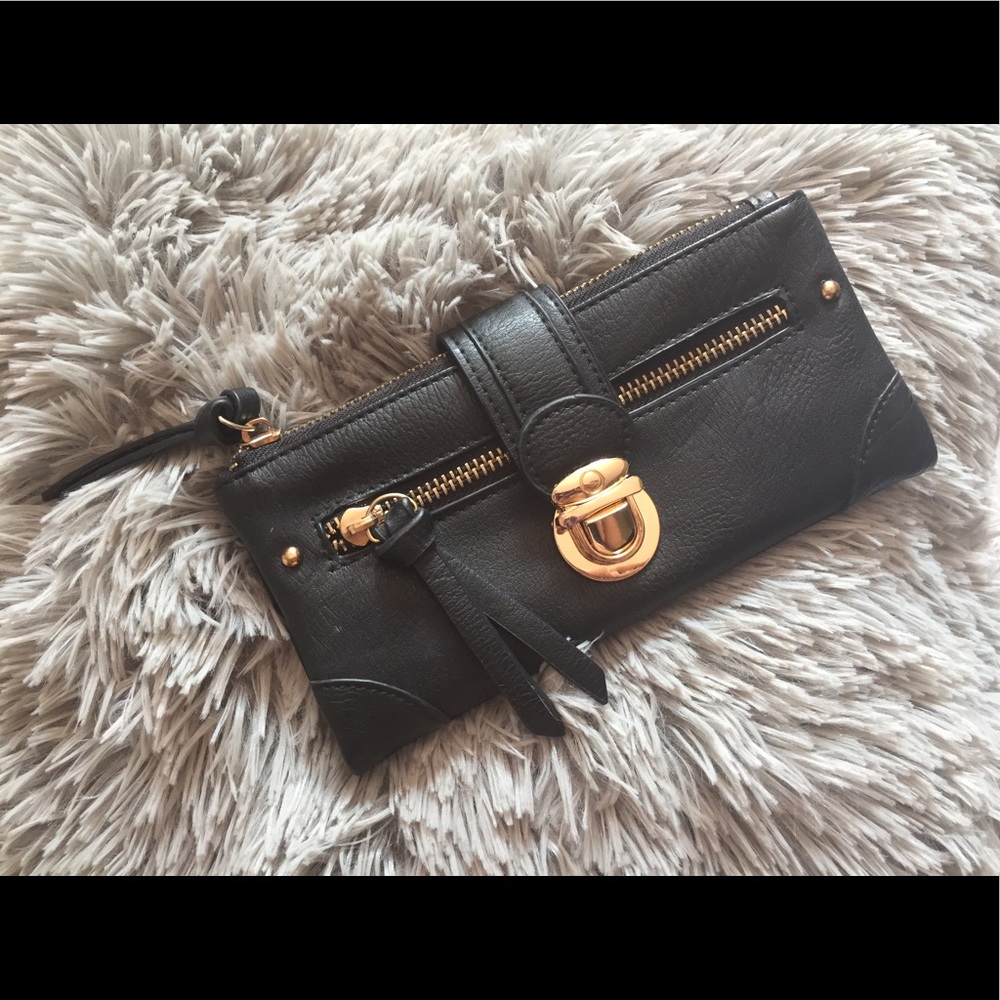 Black wristlet.