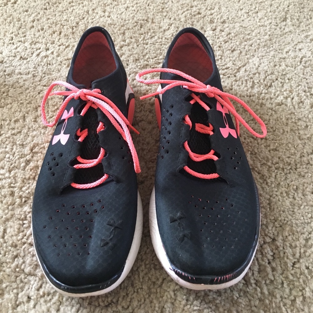 Under Armour tennis shoes