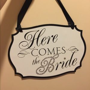 Embellished "Here comes the Bride sign" 😍