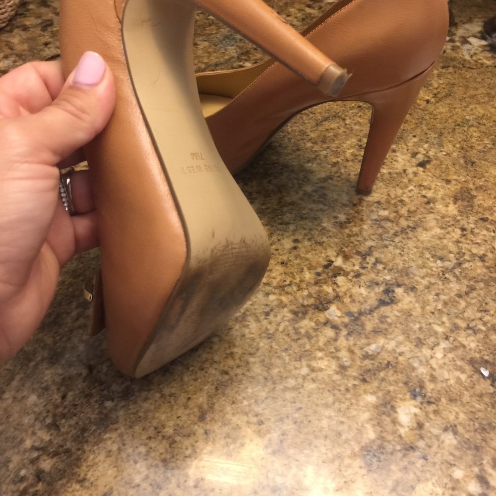 Heels - Picture 3 of 3