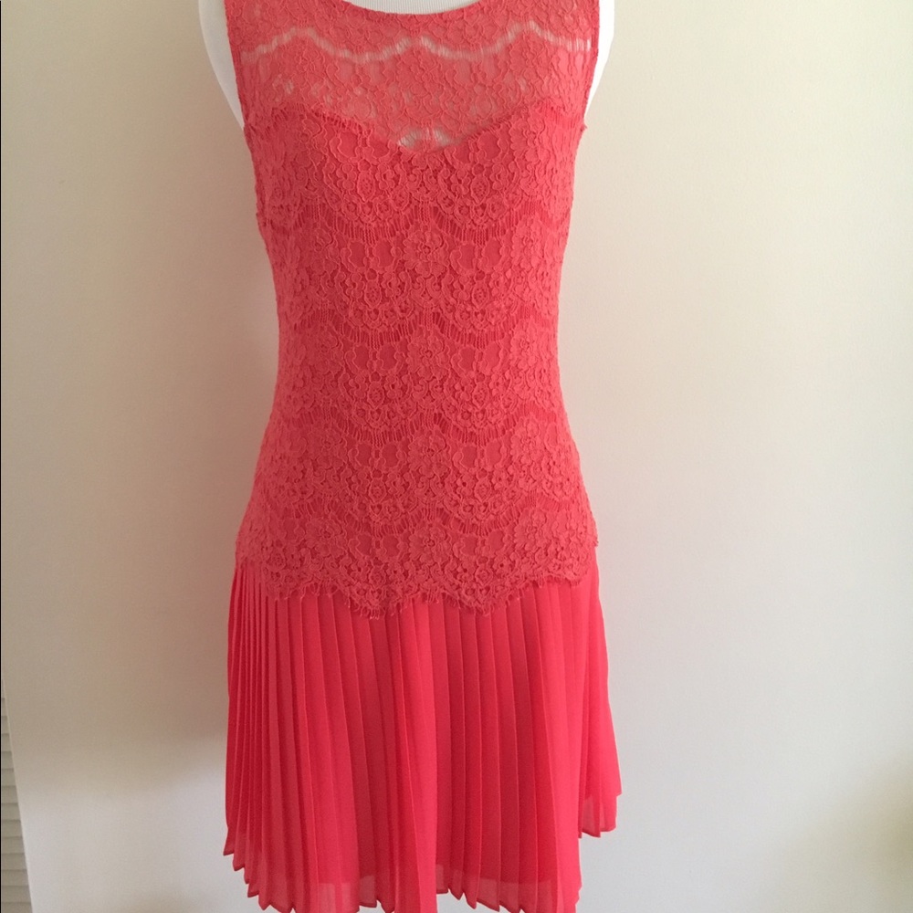 Sleeveless Lace Mini-Dress