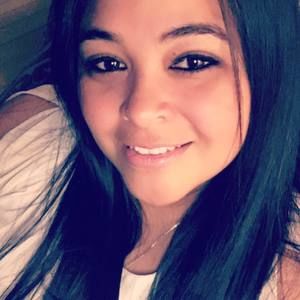 Meet your Posher, Yadira