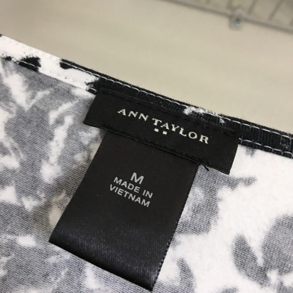 Ann Taylor white w/ black floral print - Picture 3 of 5