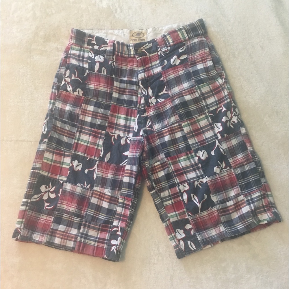 First Wave print short