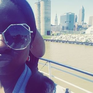 Meet your Posher, Aicha