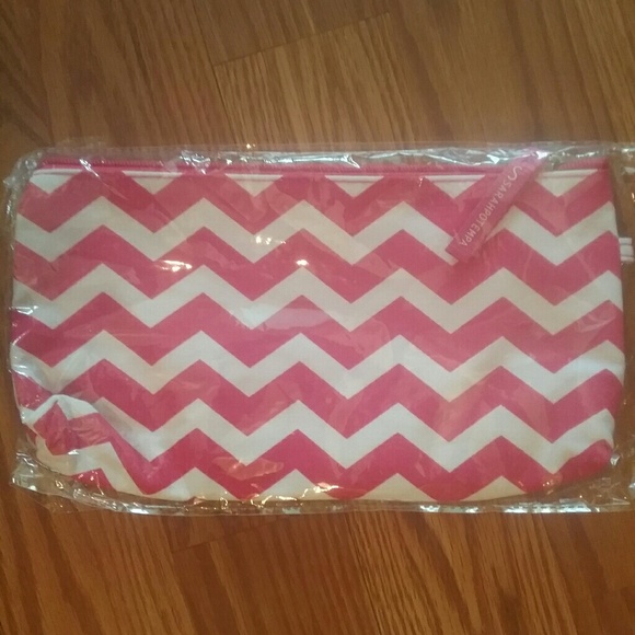 CHEVRON  WRISTLET - Picture 2 of 3