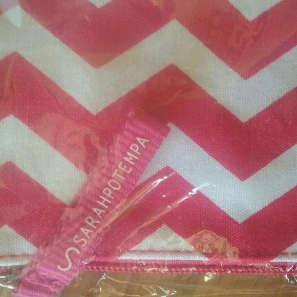 CHEVRON  WRISTLET - Picture 3 of 3