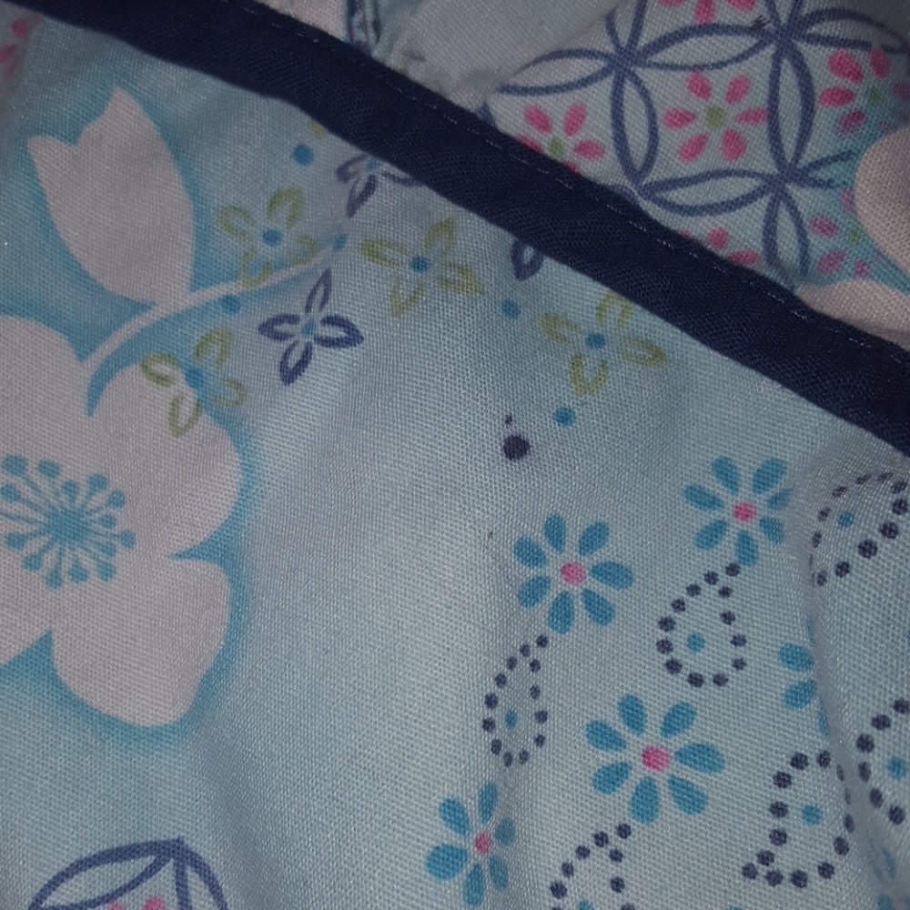 Scrub Top - Picture 3 of 4