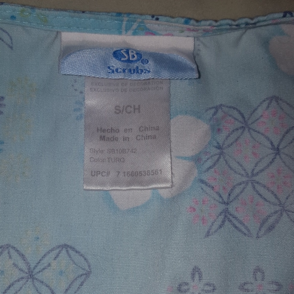 Scrub Top - Picture 4 of 4