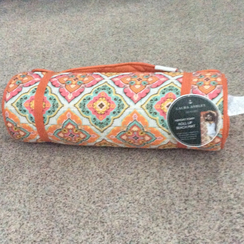 Beach mat roll up