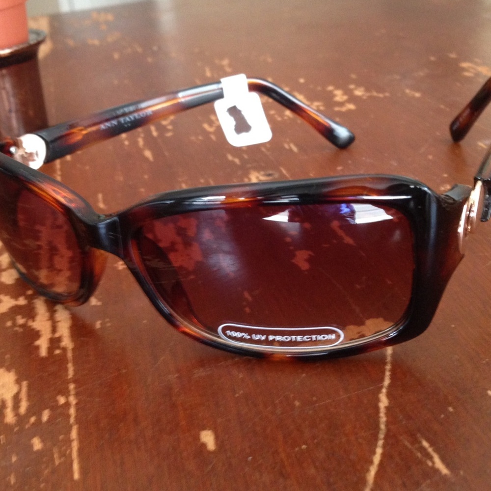 NWT Ann Taylor sunglasses