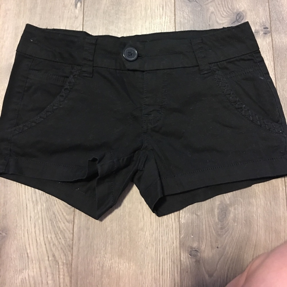Linen Black button shorts