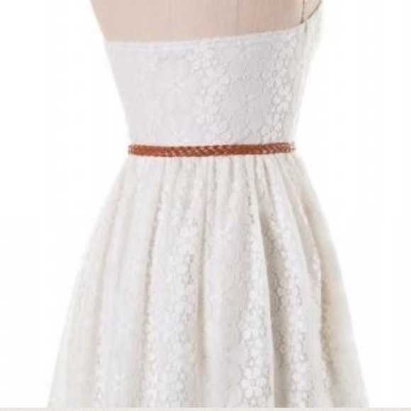 Strapless sweetheart white lace dress with belt - Picture 4 of 5