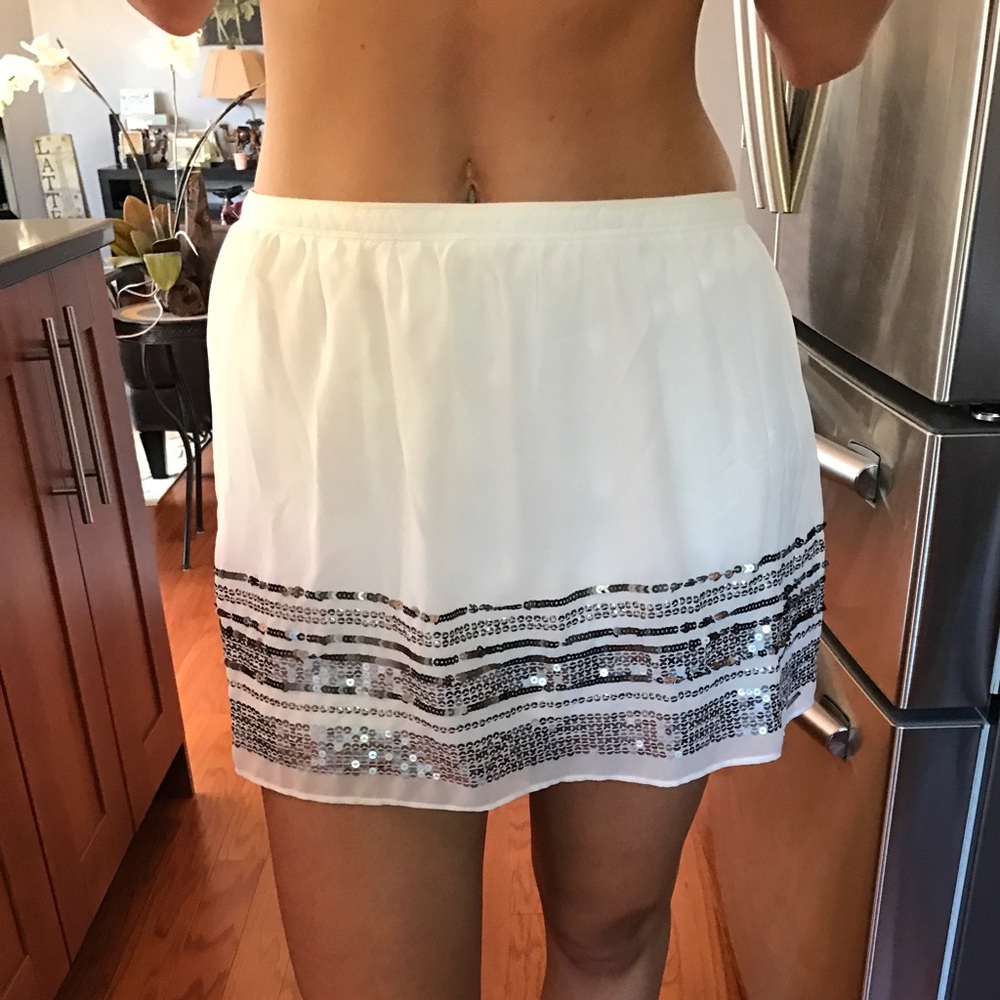 Abercrombie white skirt with metallic sequins Med