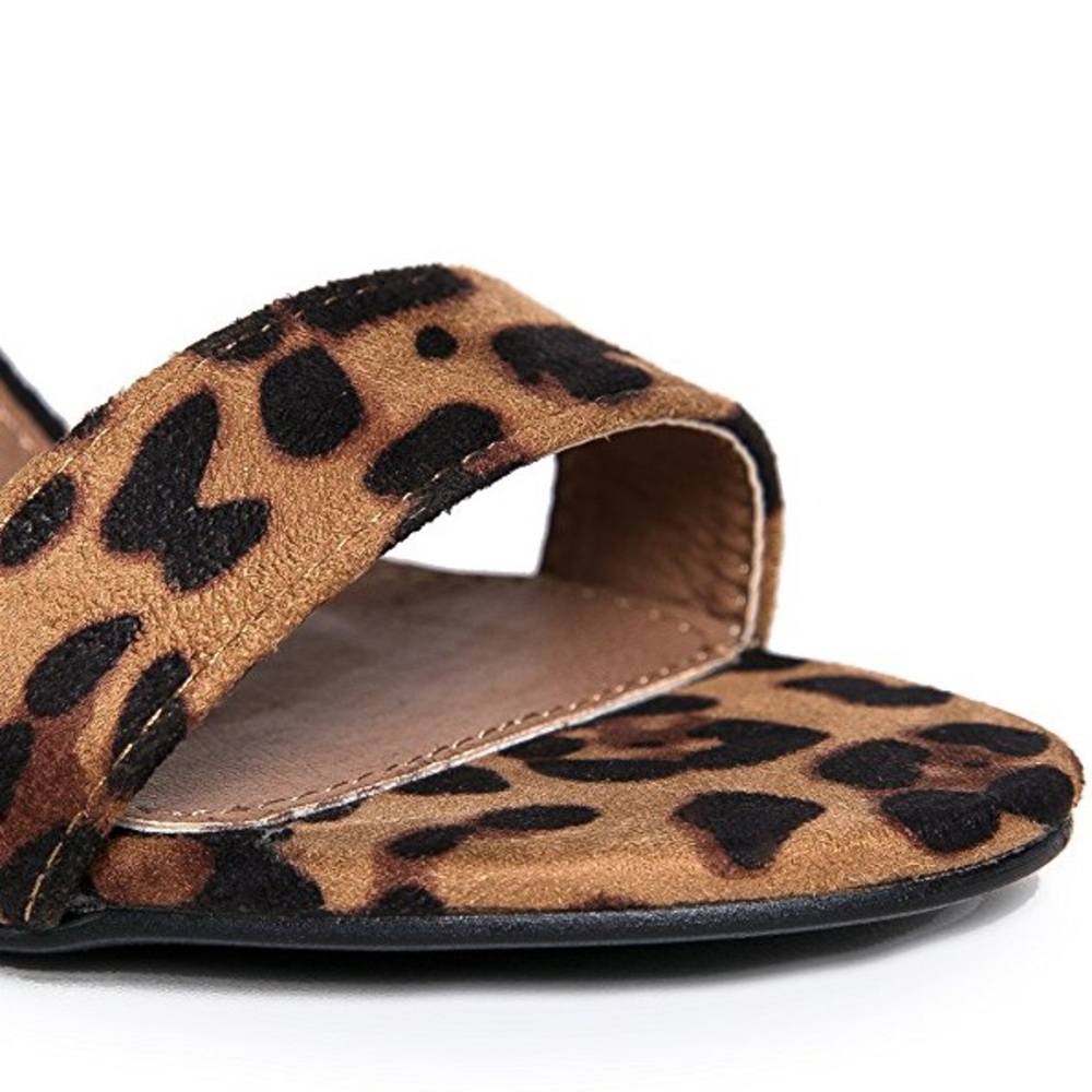 🆕 Leopard Print Ankle Strap Chunky Heels - Picture 2 of 6