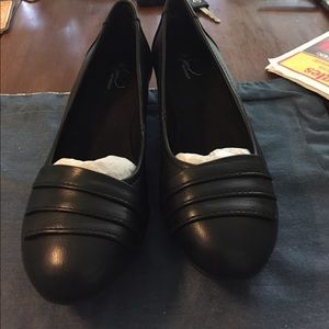 Black dress shoes