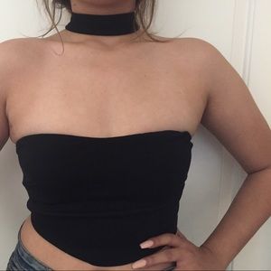 Choker crop top