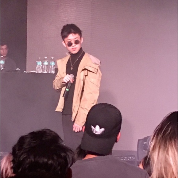 Meet your Posher, Amanda - Picture 1 of 1