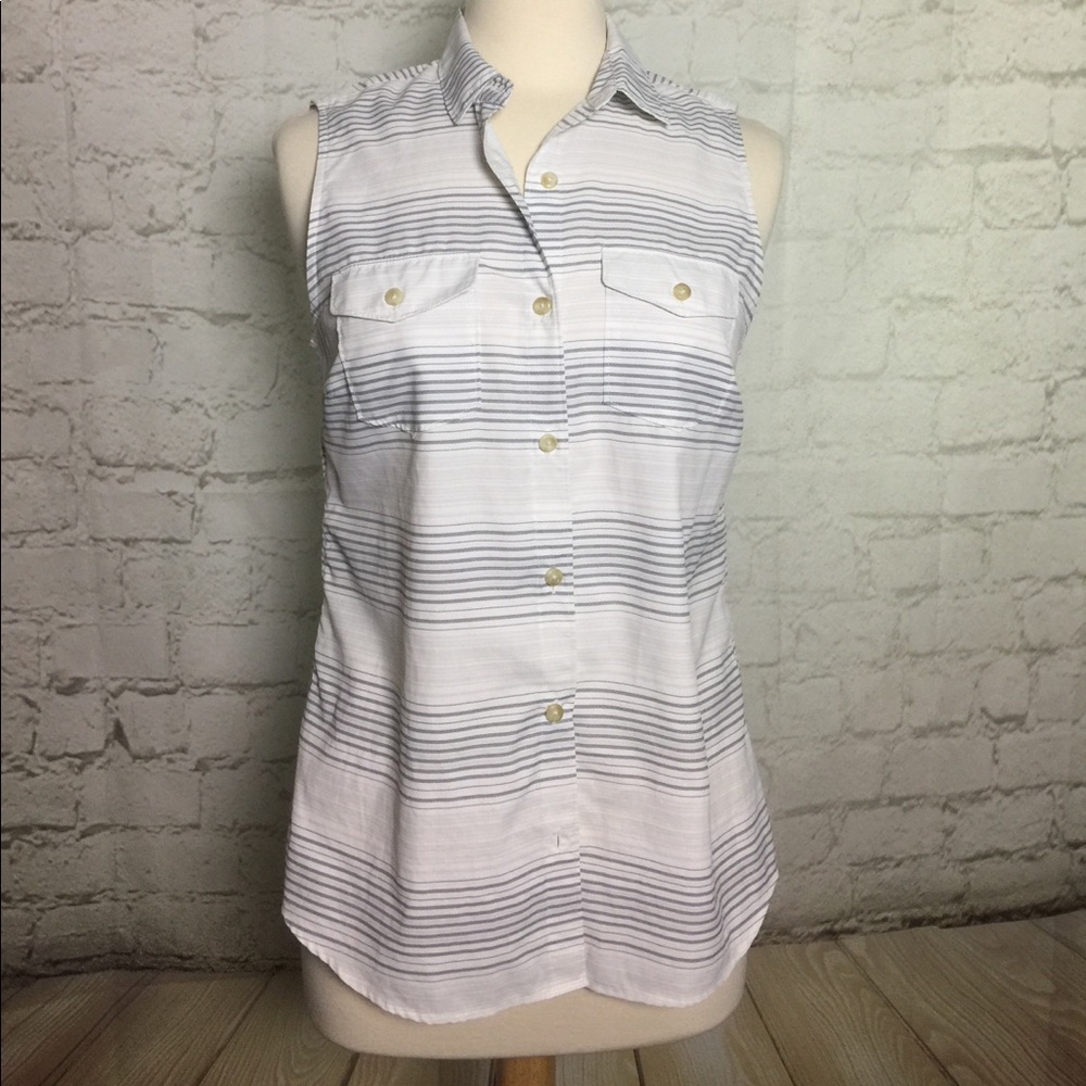 Sleeveless blouse