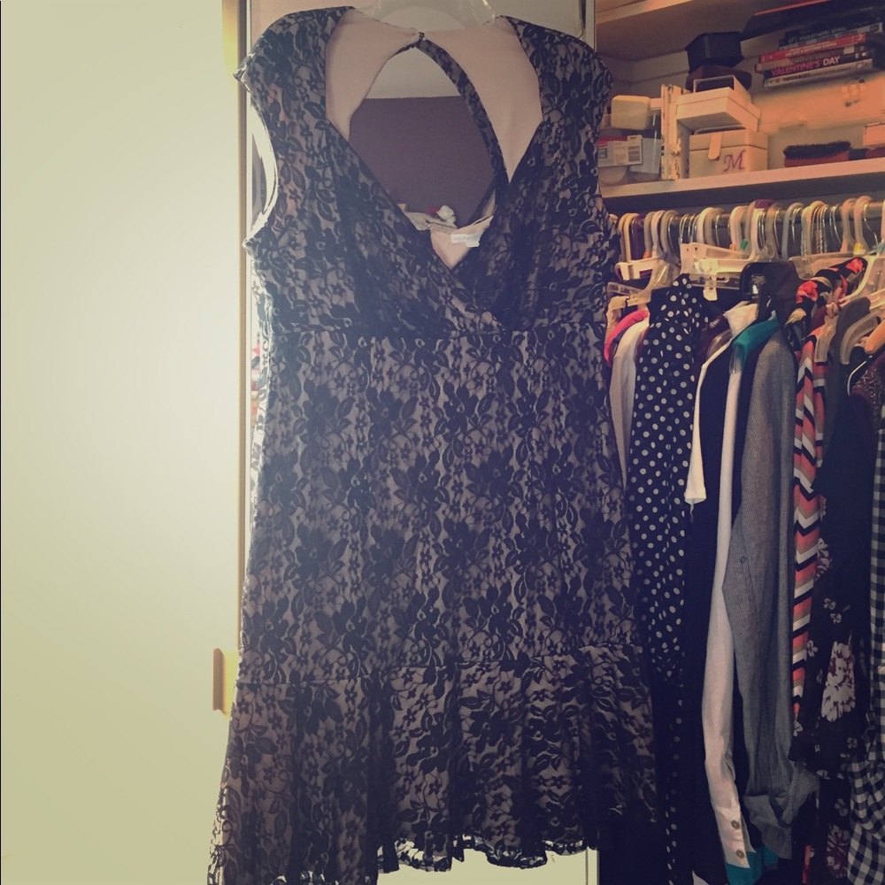 Sleeveless, lace, formal dress (NY&CO)