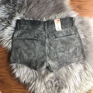 💥ONE DAY SALE💥NWT Levi High Waisted Shorts