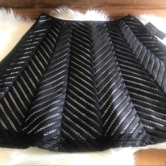 Worthington white skirt with black lace overlay! - Picture 6 of 6