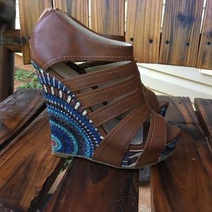 Brown and blue wedges