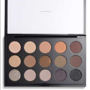 NWOT MAC Eyeshadow Palette