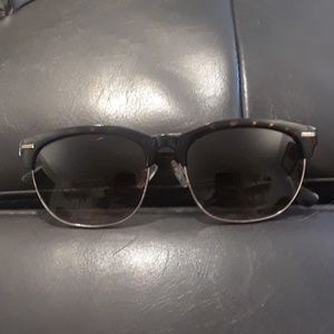 Tahari cheetah sunglasses
