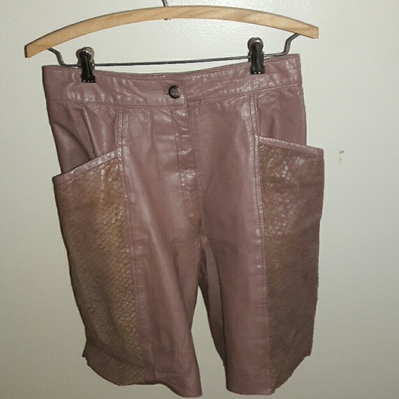 Pair of vintage leather shorts - Picture 1 of 3