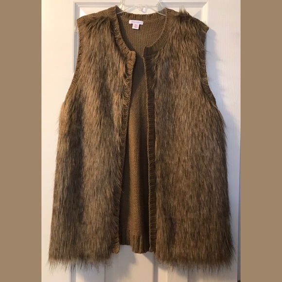 Xhilaration Jackets & Blazers - 🆕 Xhilaration Faux Fur Sweater Vest