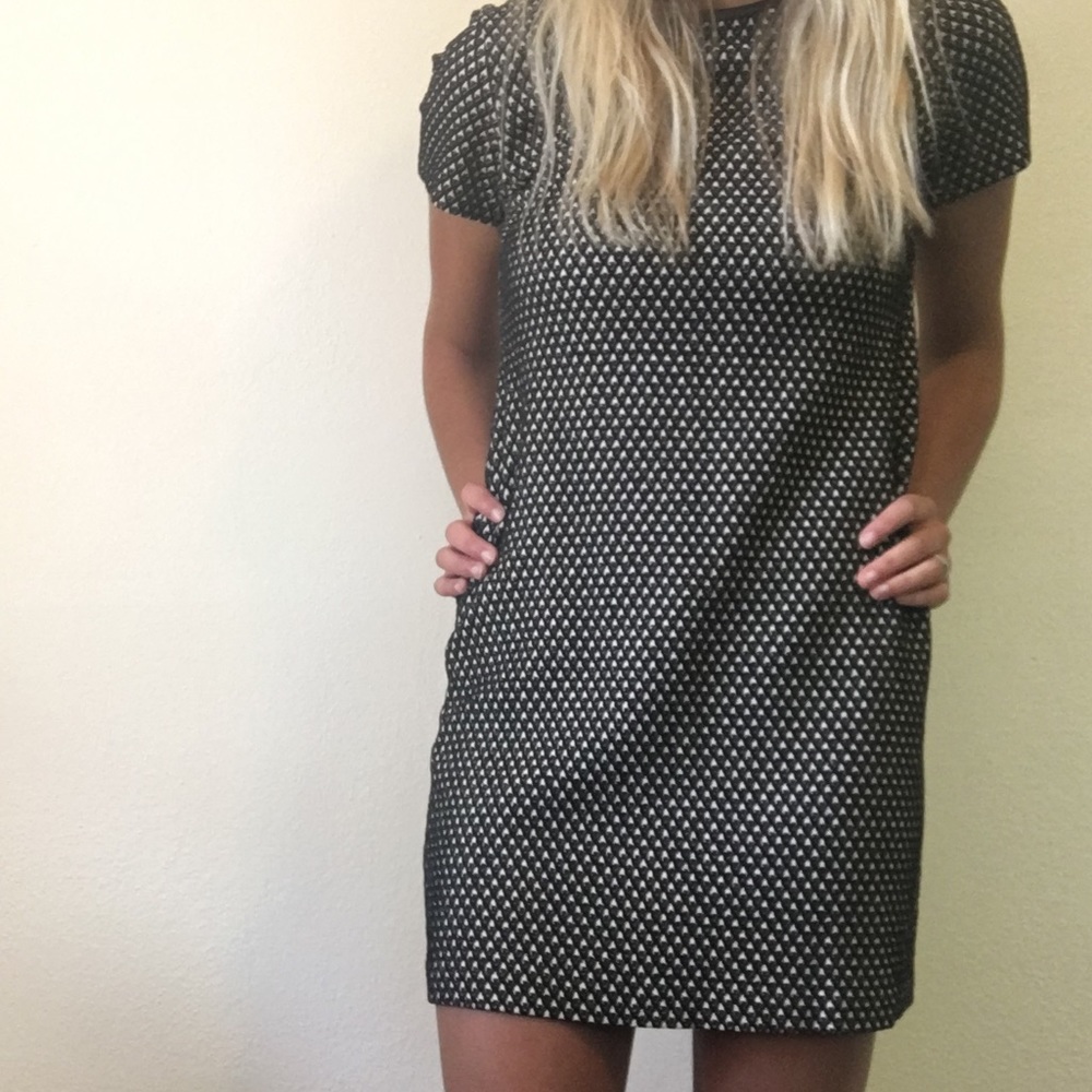🛍⬇️SALE!!! ⬇️🛍CLUB MONACO black and white dress