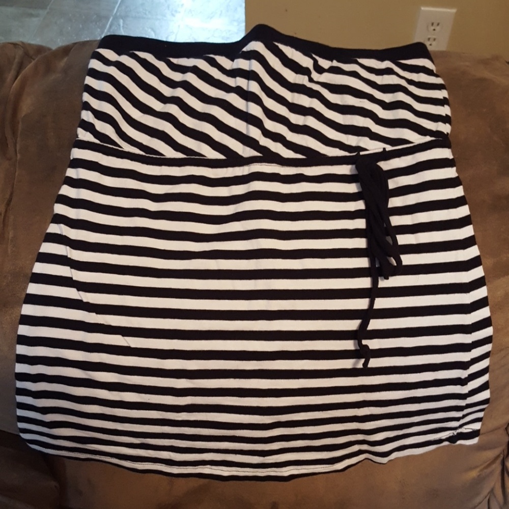 Women's black & white striped strapless shirt.