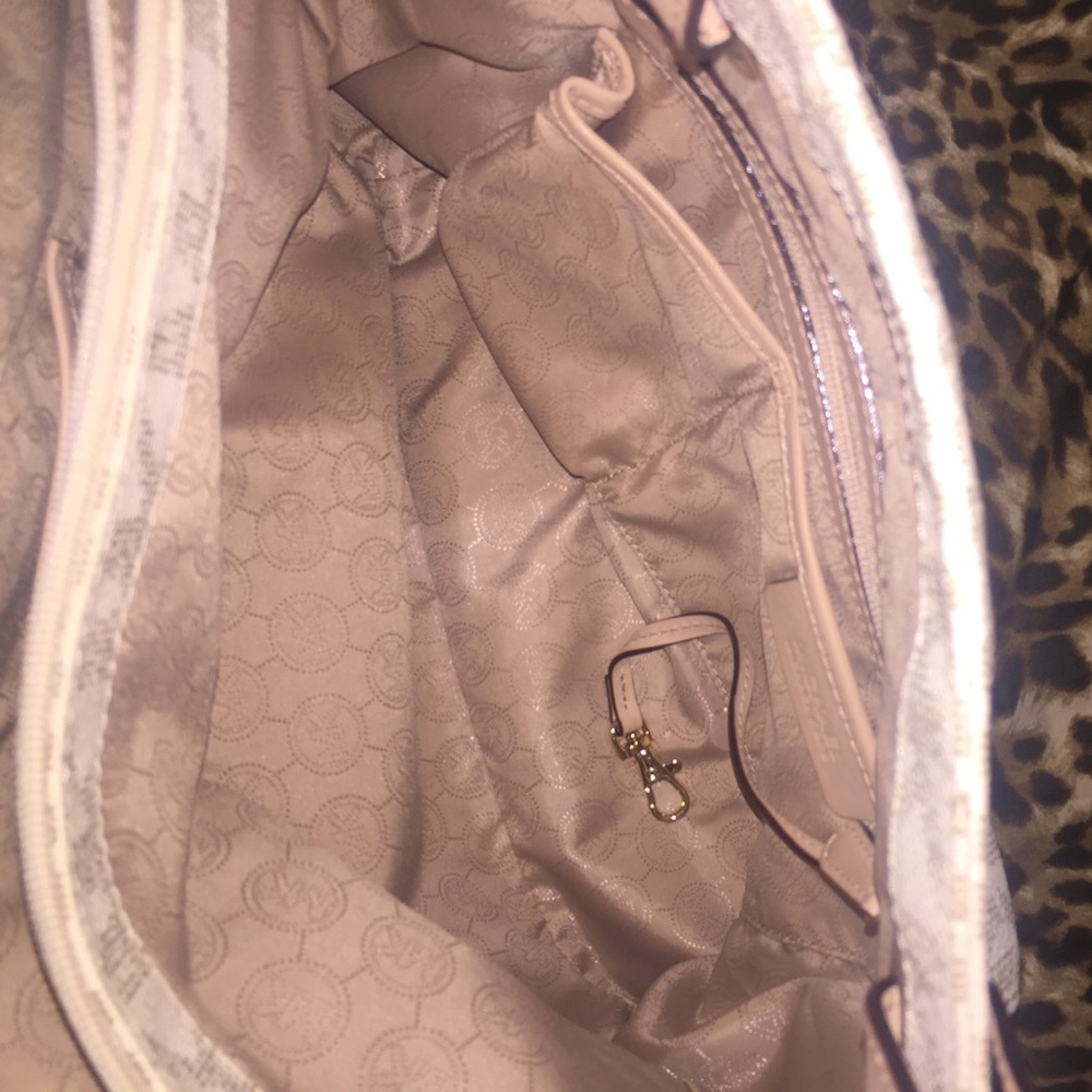 Authentic Mk bag - Picture 5 of 8