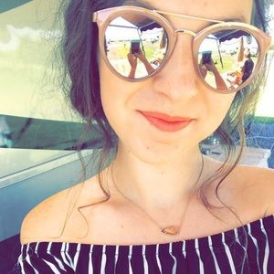 Meet your Posher, Brooke