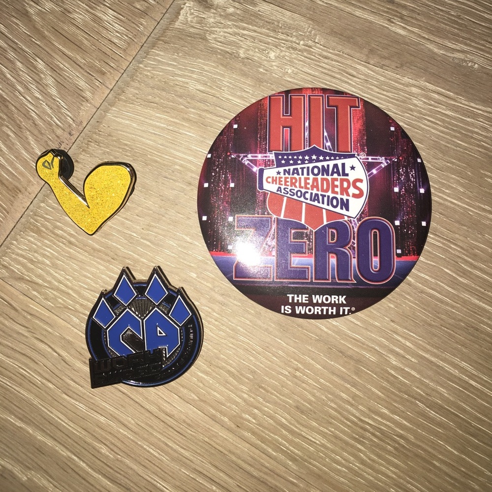 Cheer Pin Set