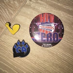 Cheer Pin Set