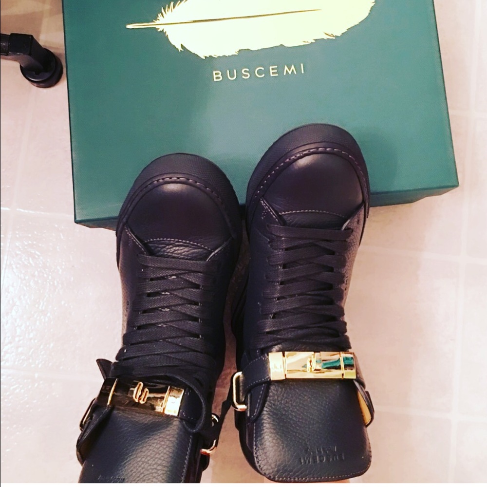 💯💯💯💯💯% Authentic Buscemi - Picture 3 of 6