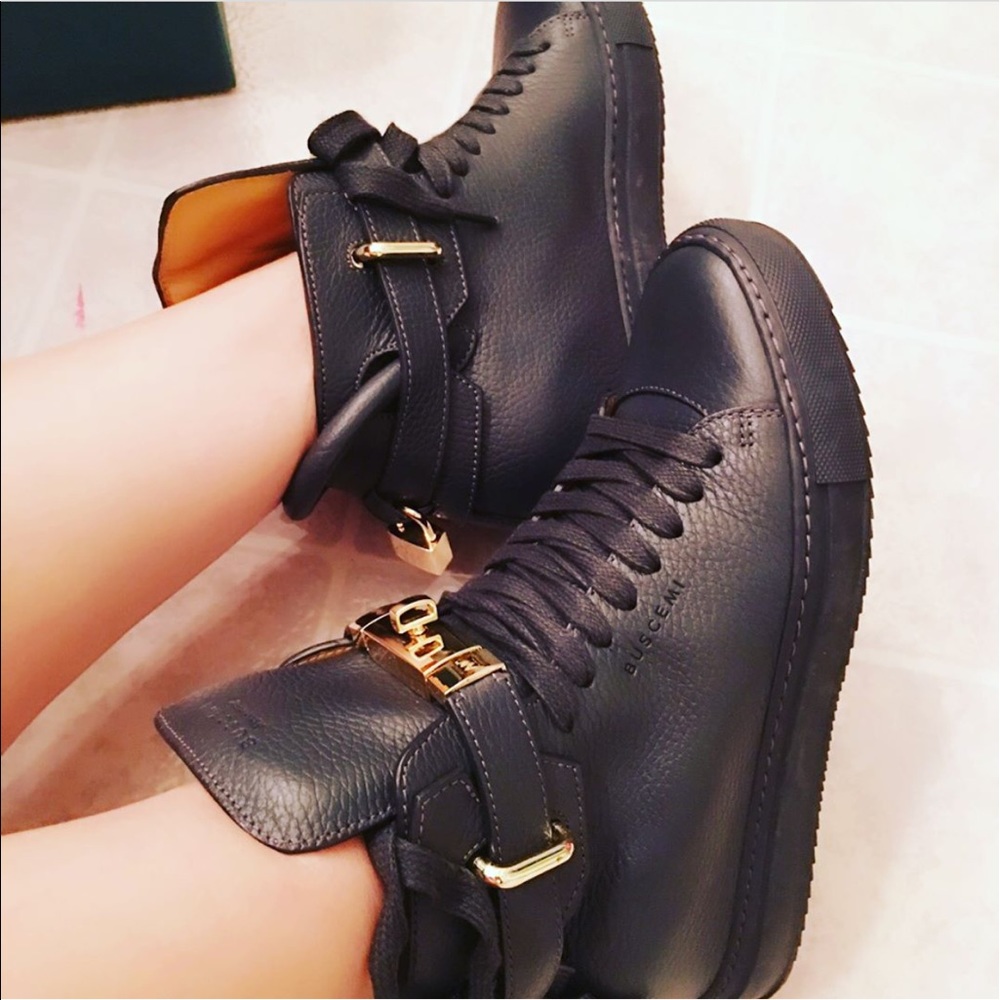 💯💯💯💯💯% Authentic Buscemi - Picture 2 of 6