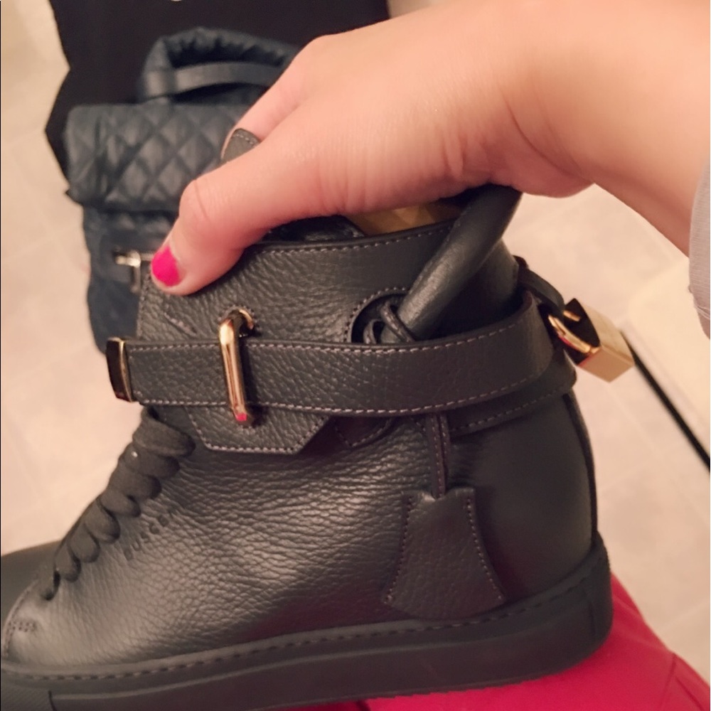 💯💯💯💯💯% Authentic Buscemi - Picture 5 of 6