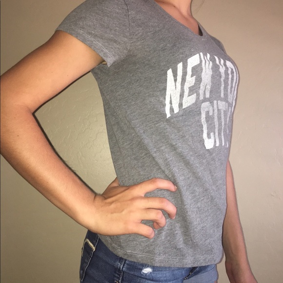 American Eagle Everyday Tee - Picture 3 of 6