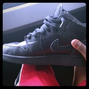 Jordan retro 1 mid