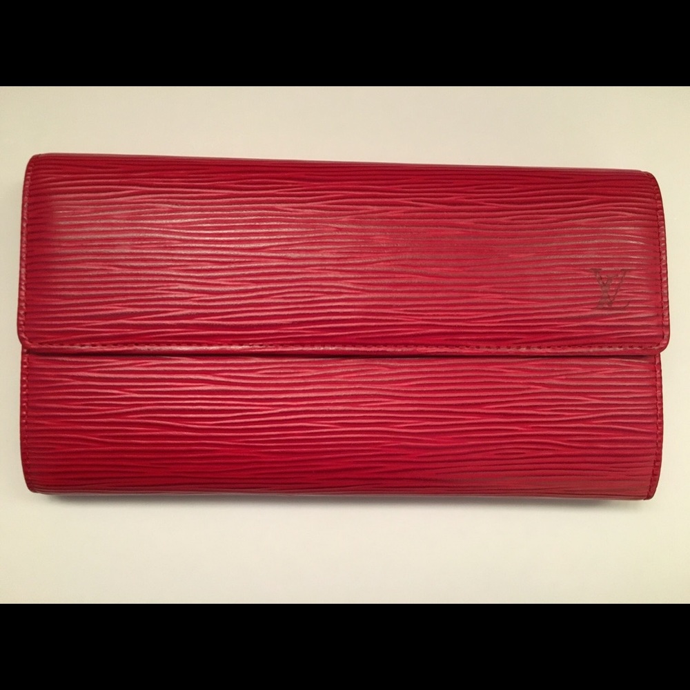 LOUIS VUITTON Rouge Epi Leather Wallet LIKE NEW