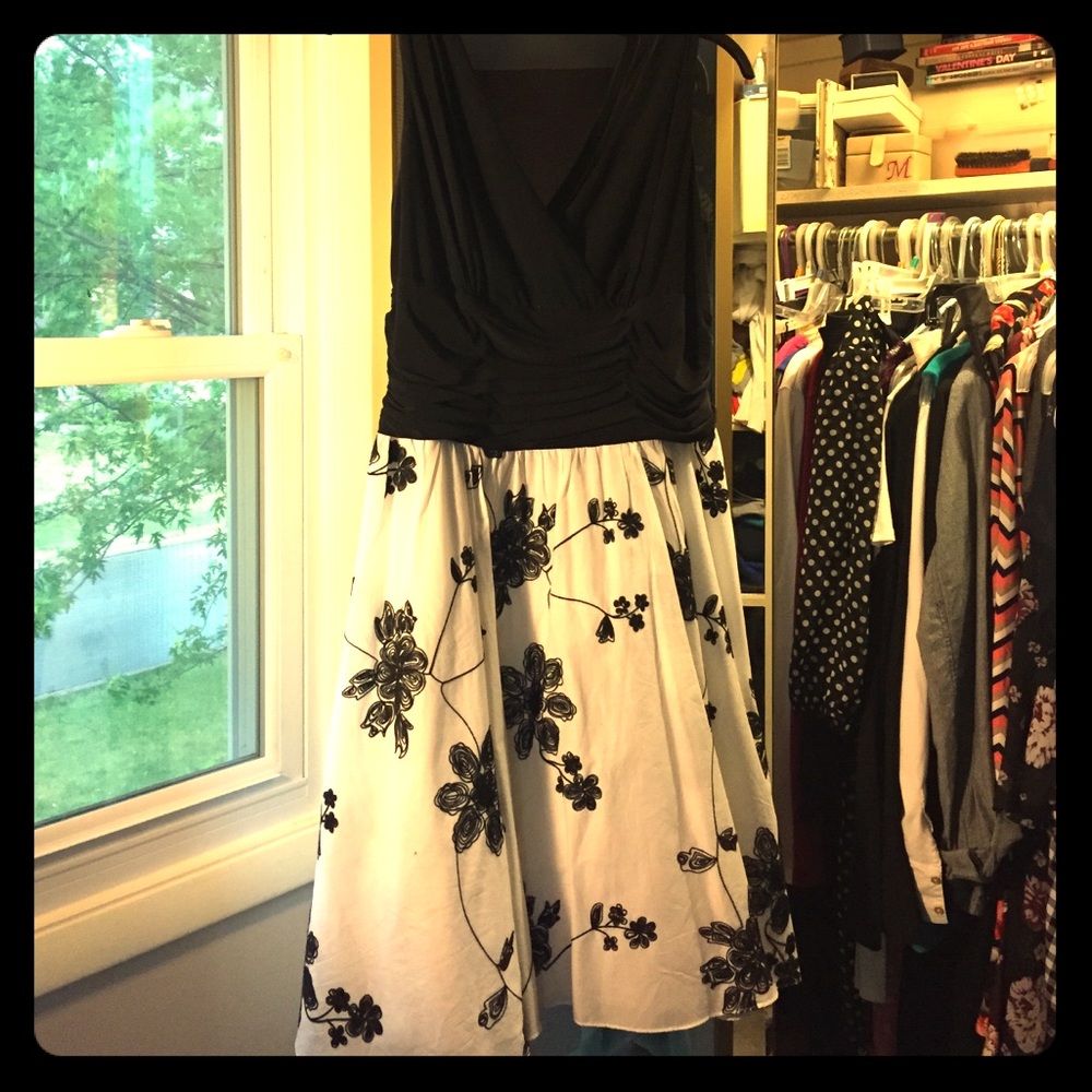 Sleeveless retro dress