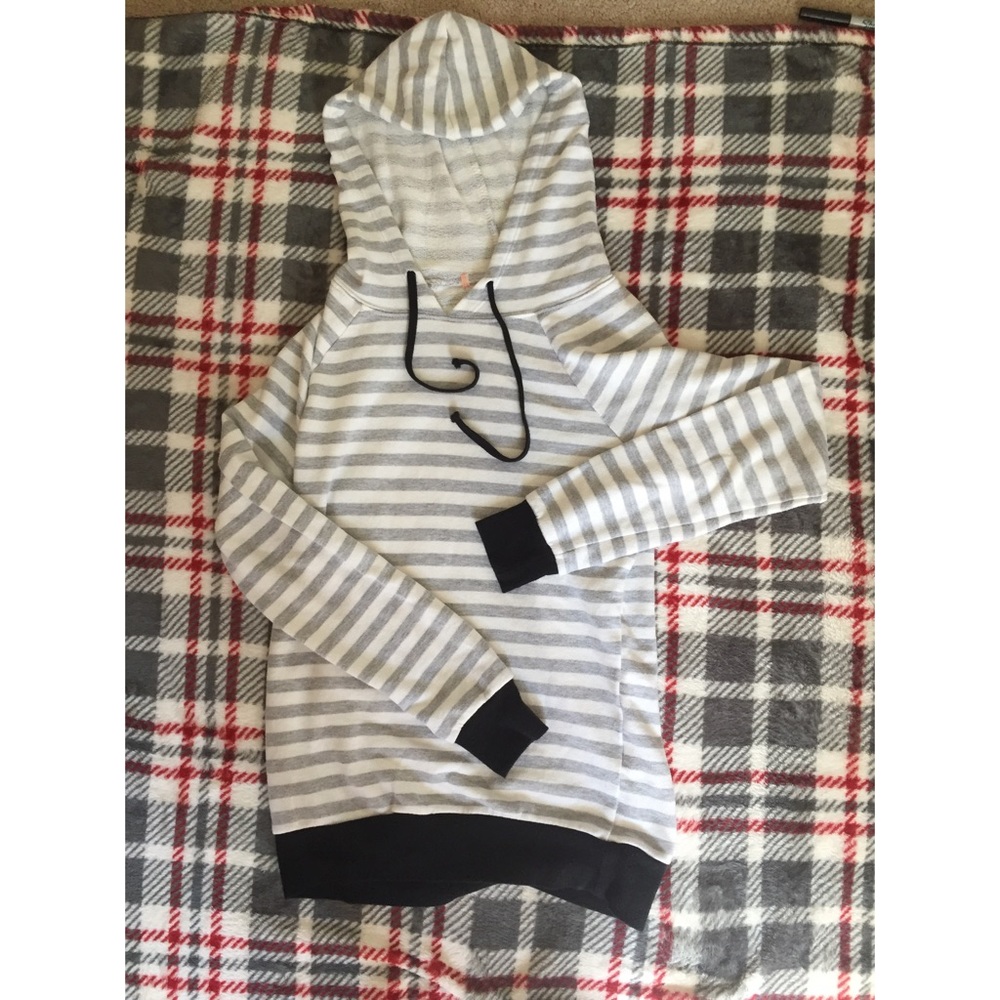 striped hoodie.