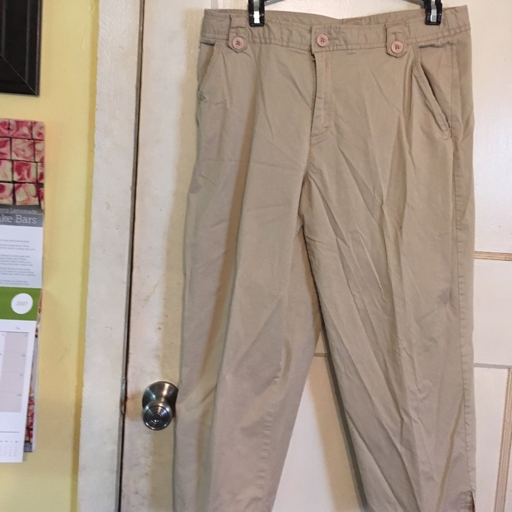 White stag khaki capris