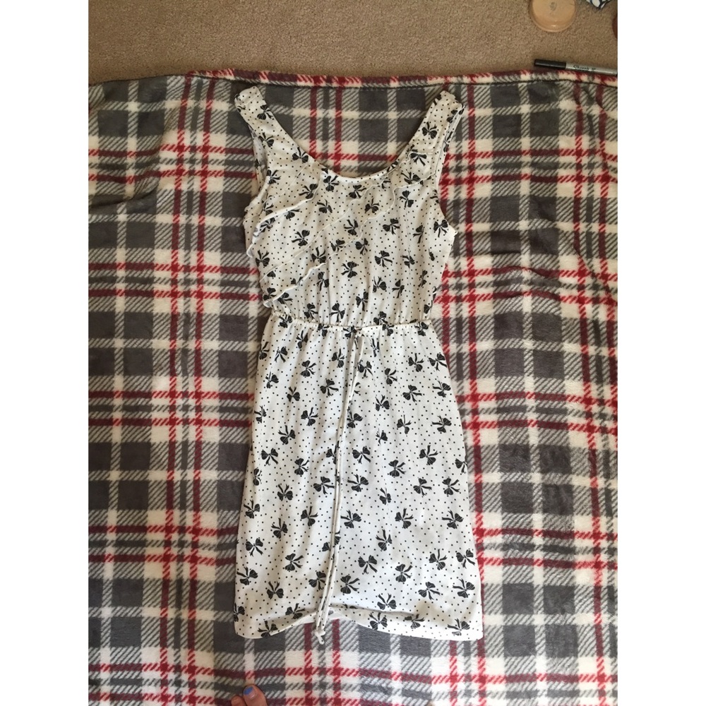 bow ribbon dress.